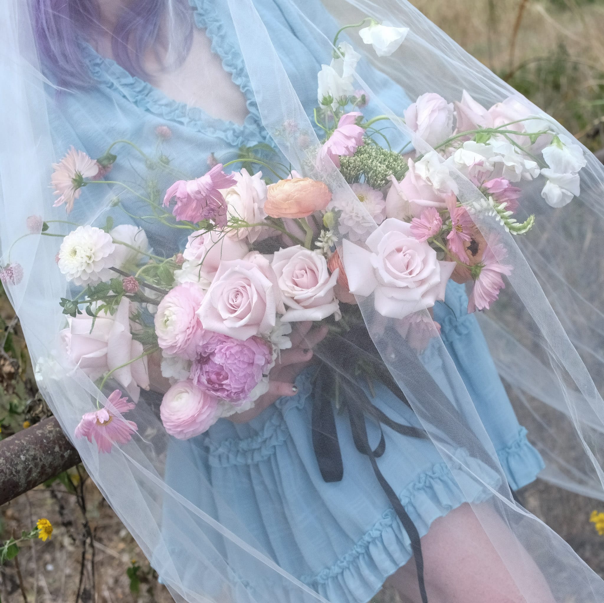 ROMANTIC BRIDAL BOUQUET